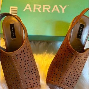 Arrays Brown sandals size 6